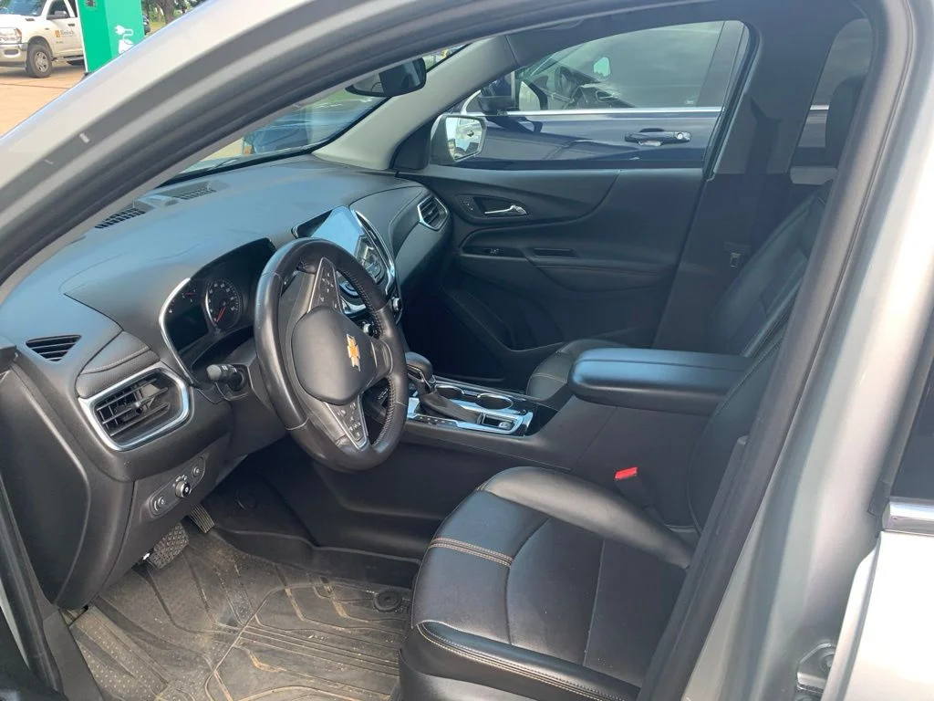Used 2022 Silver Chevrolet Premier image 6