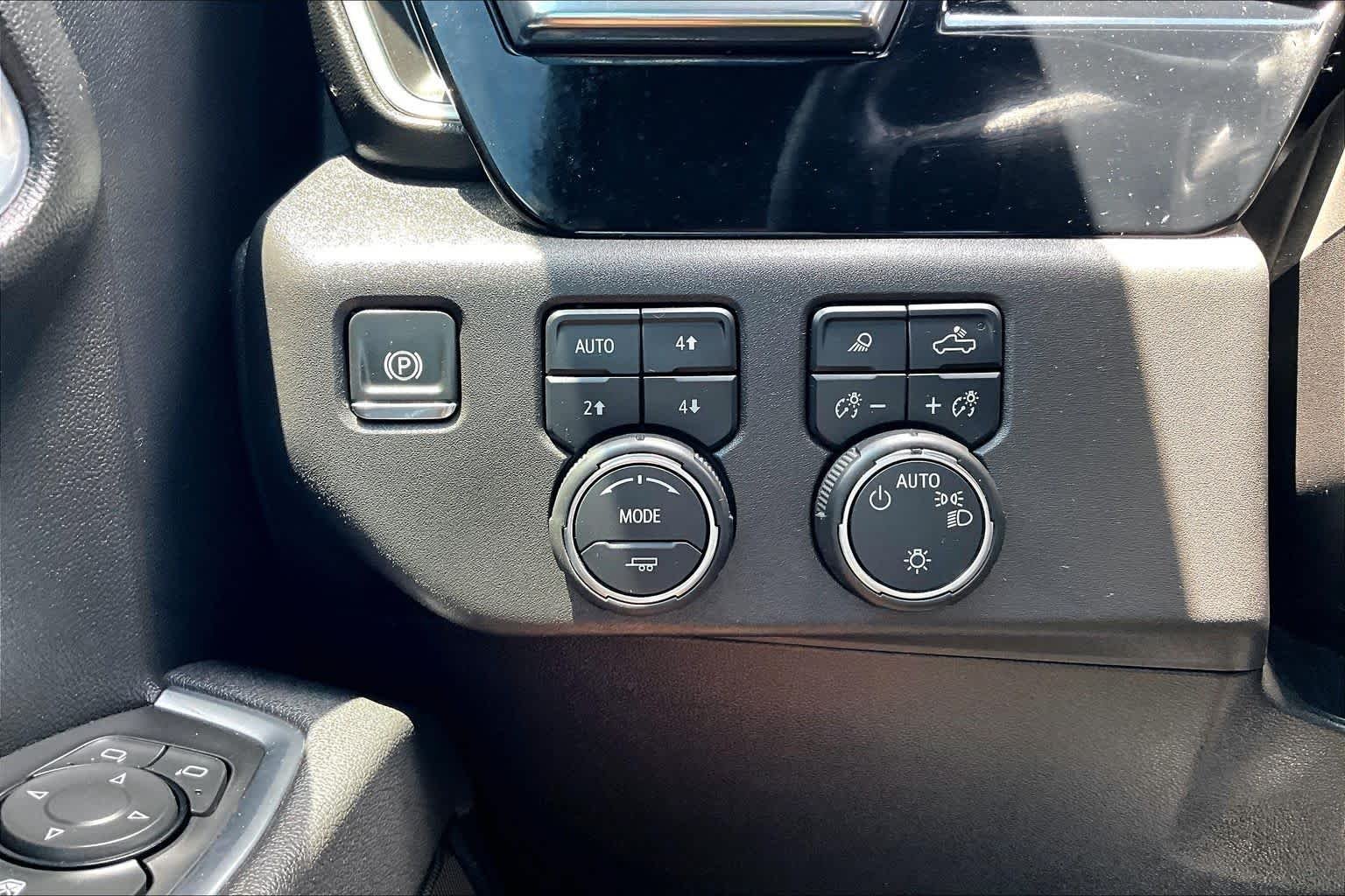 Used 2025 Cypress Gray Chevrolet LT image 36