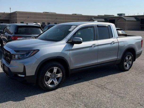Used 2024 Lunar Silver Metallic Honda RTL AWD image 2