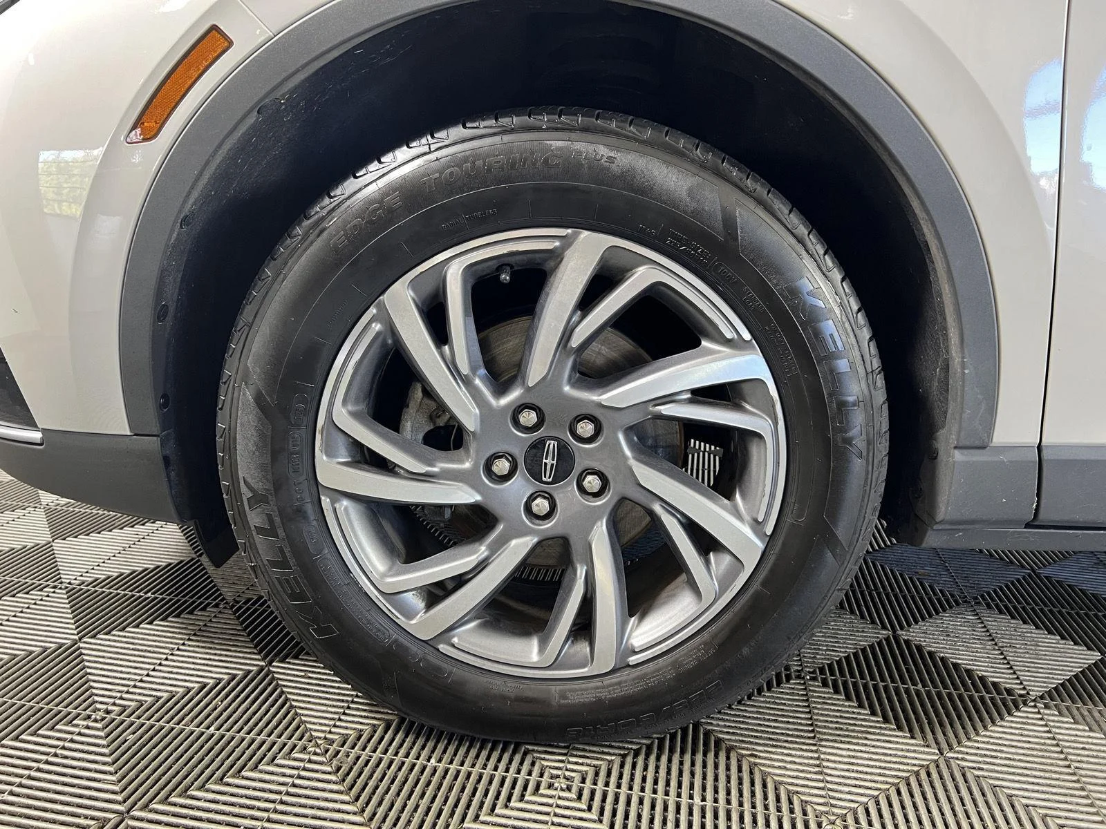 Used 2023  Lincoln Standard image 33