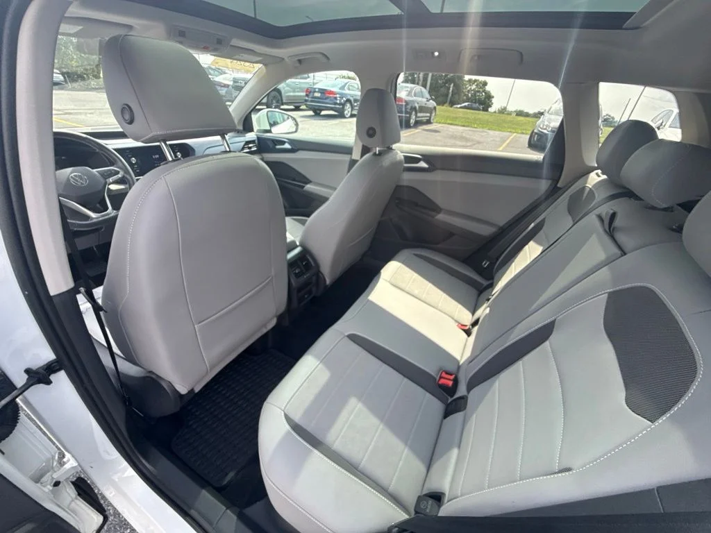 Certified Used 2024 Pure White Volkswagen 1.5T SE image 38