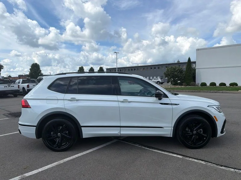 Used 2023 White Volkswagen 2.0T SE R-Line Black image 2