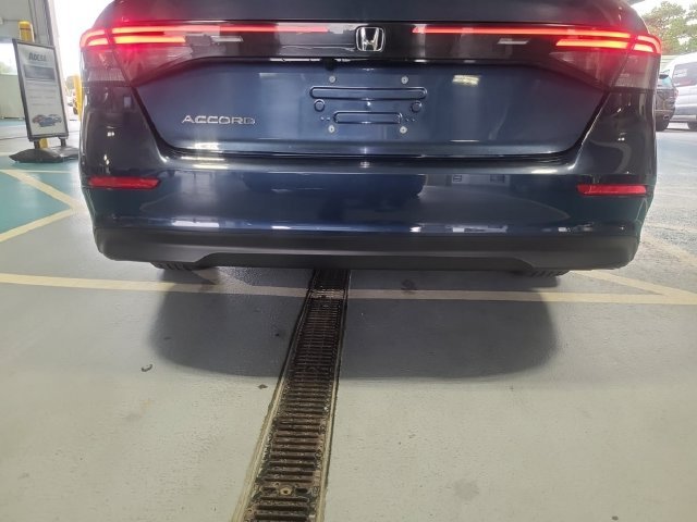 Certified Used 2025 Canyon River Blue Met Honda SE image 7
