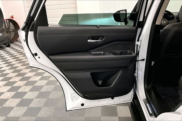New 2025 Everest White Pearl Tricoat Nissan Platinum image 31