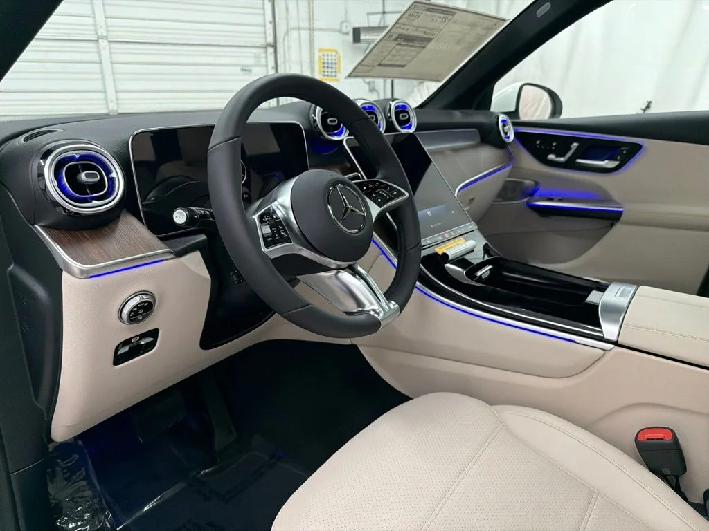 New 2027 White Mercedes-Benz GLC 300 image 12