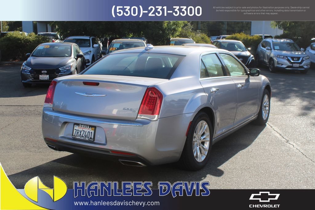 2016 Chrysler 300 C - Photo 7