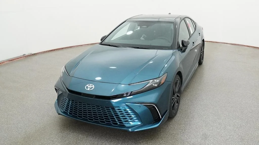 New 2026 Ocean Gem with Midnight Black Metallic roof Toyota XSE image 20