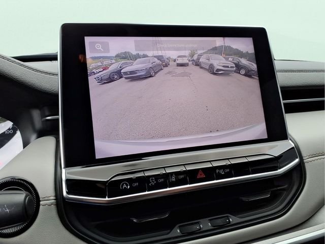 Used 2025 Silver Jeep Limited image 29