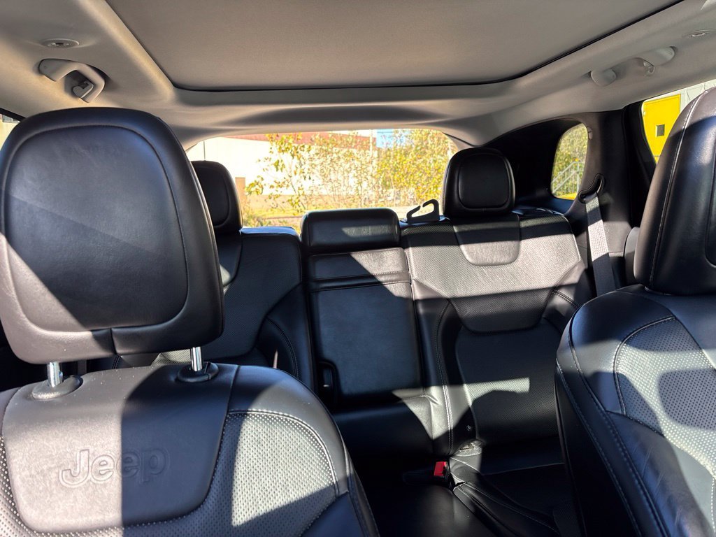 Used 2019 White Jeep Limited image 30