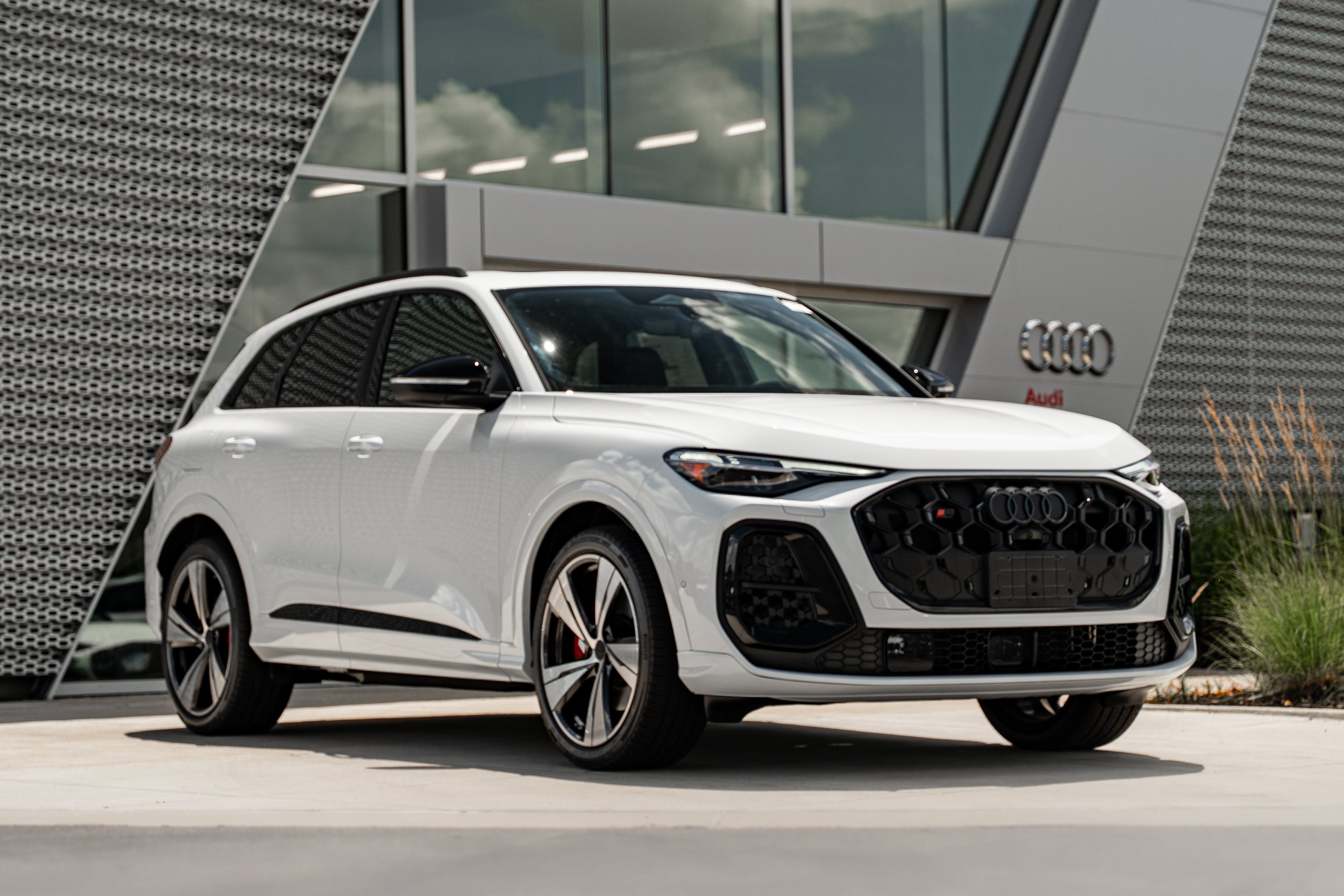 2026 Audi SQ5 Premium Plus quattro's photo