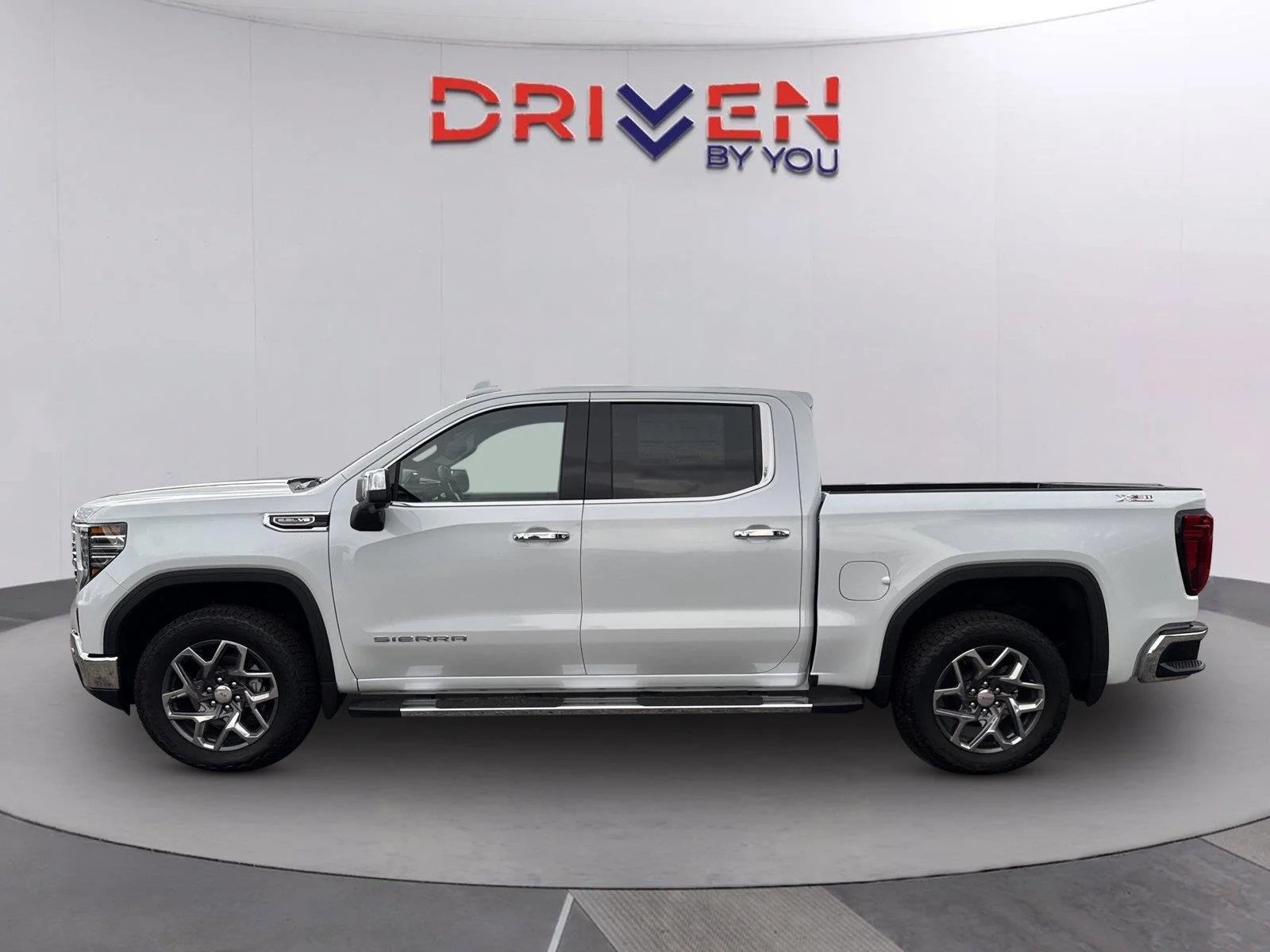 New 2026 Glacier White Tricoat GMC SLT image 7