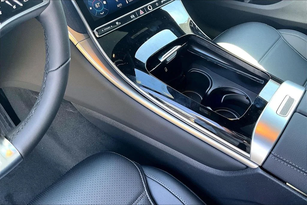 New 2026 Black Mercedes-Benz GLC 300 image 8