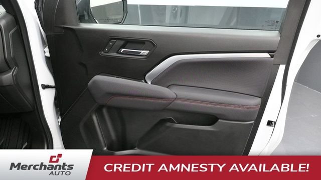 Used 2025 White Chevrolet Z71 image 10