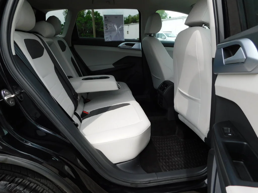 Used 2025 Black Volkswagen 1.5T SE image 20