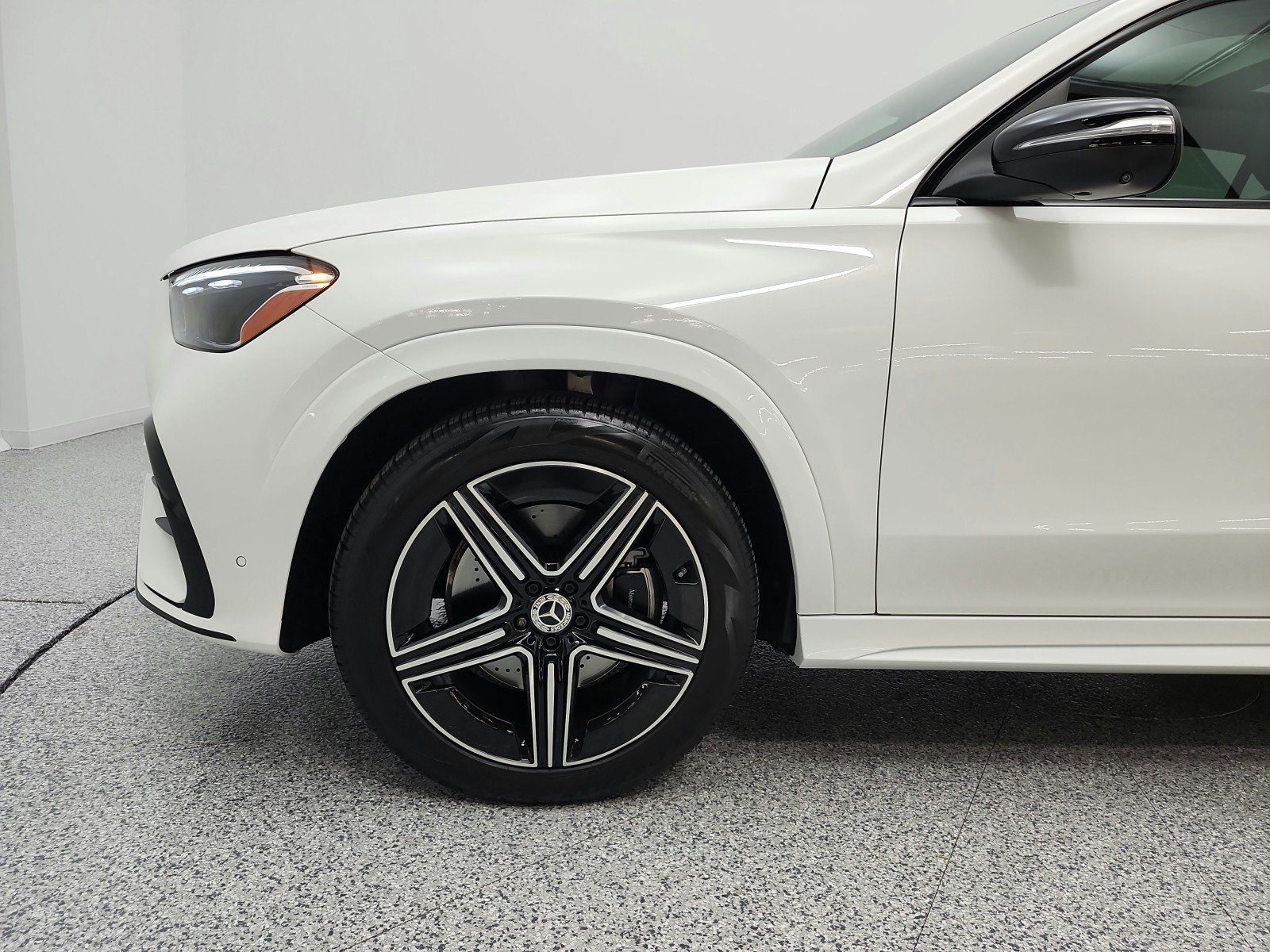 Certified Used 2026 Polar White Mercedes-Benz GLE 450 4MATIC® SUV image 22
