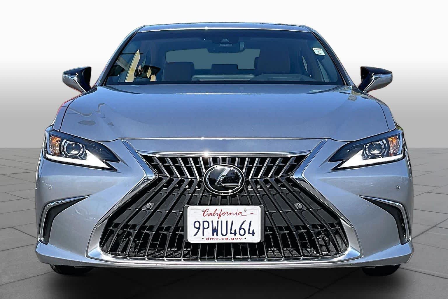 Used 2025 Iridium Lexus  image 3