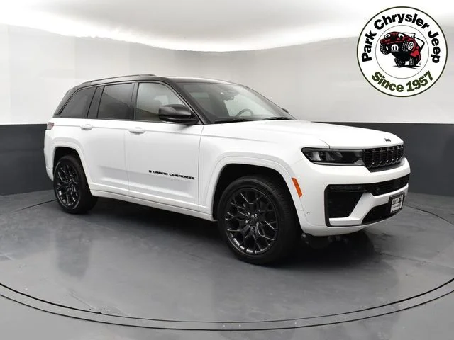 2026 Jeep Grand Cherokee Summit 4x4's photo