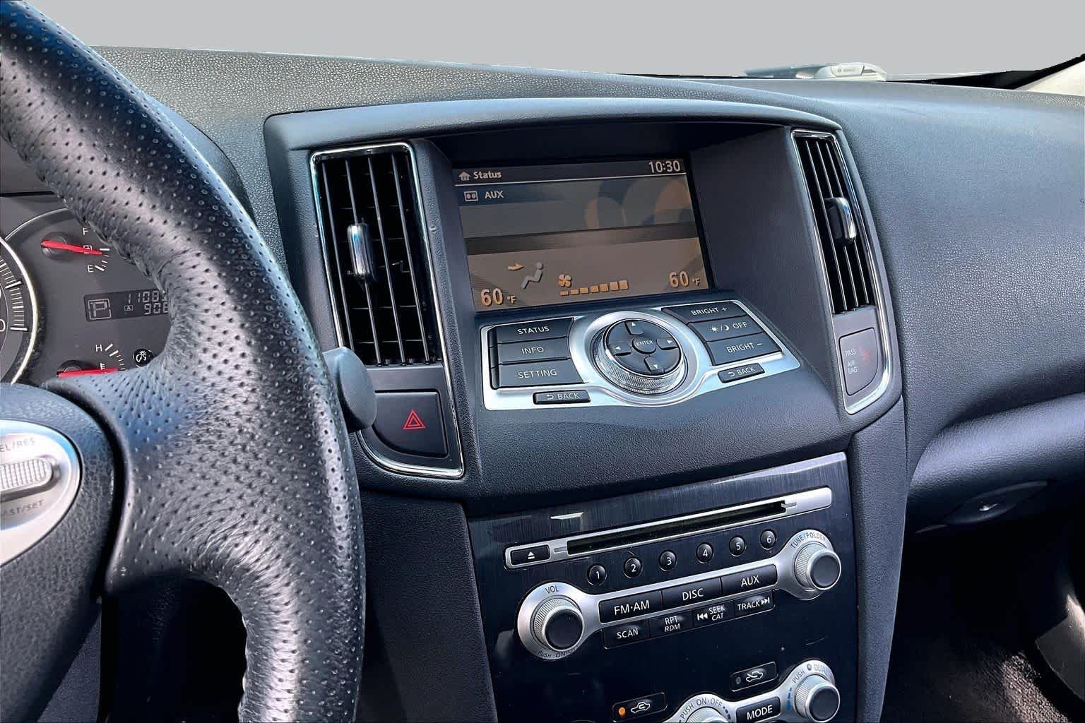 Used 2014 Super Black Nissan 3.5 SV image 6