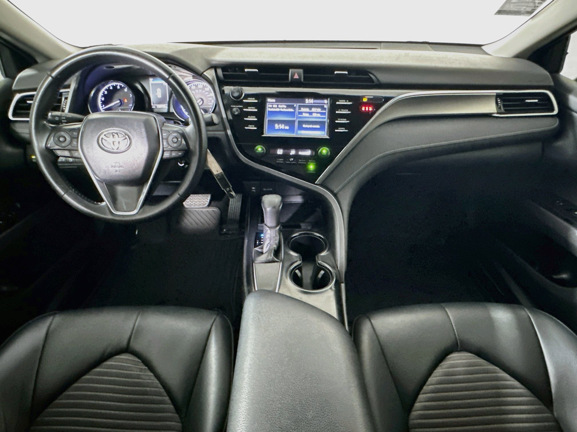 Used 2018 Super White Toyota SE image 26