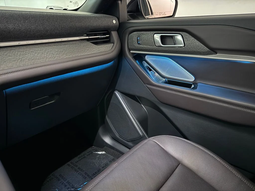 New 2026 Gray Ford Platinum image 35