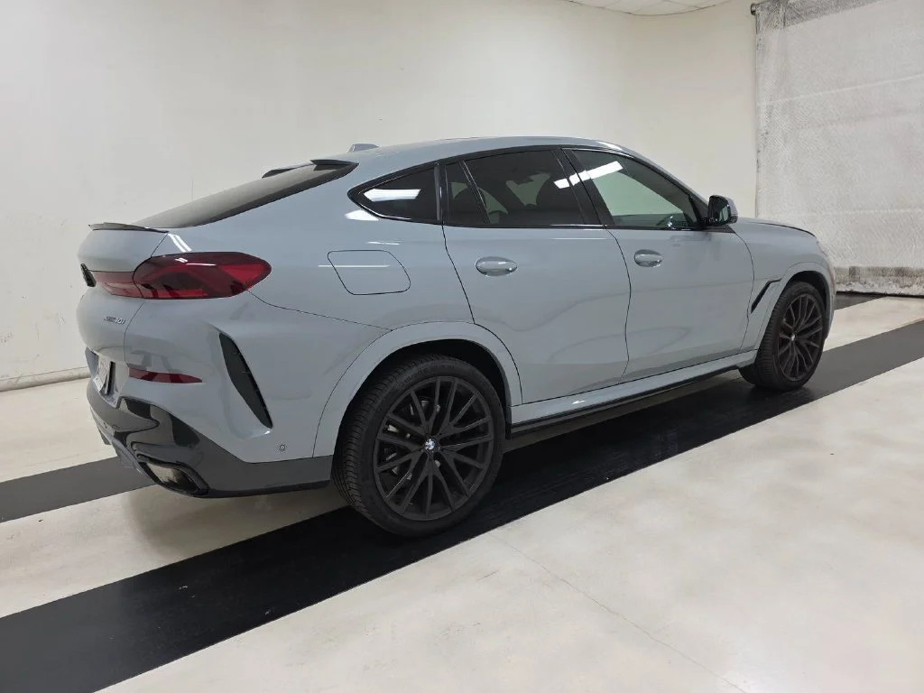 Used 2026 Gray BMW xDrive40i image 2