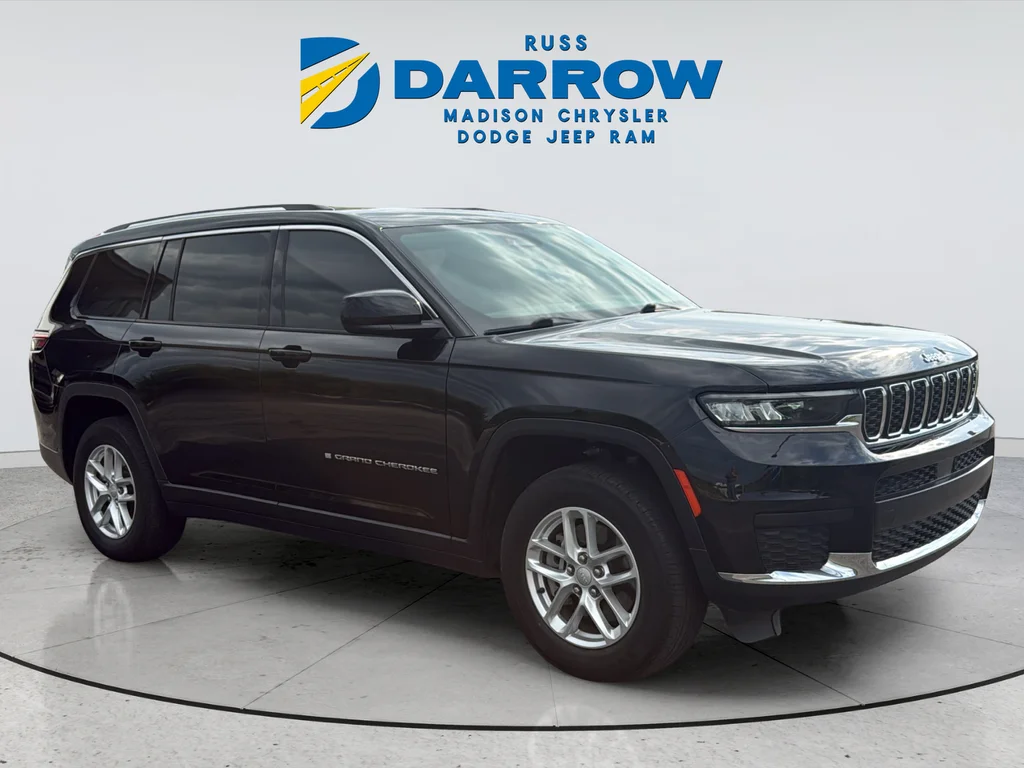 Used 2022 Black Jeep Laredo image 7