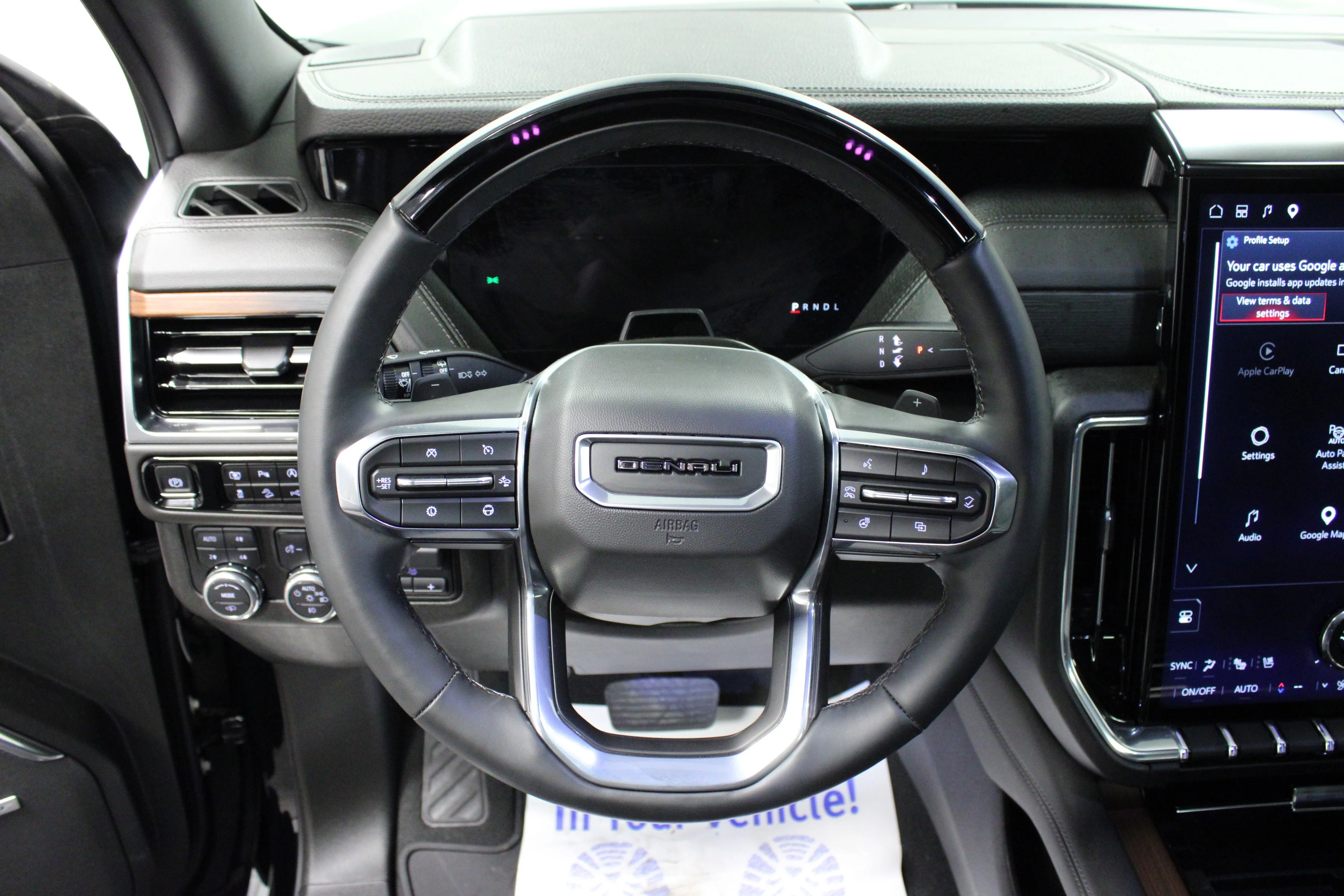 Used 2025 Onyx Black GMC Denali image 19