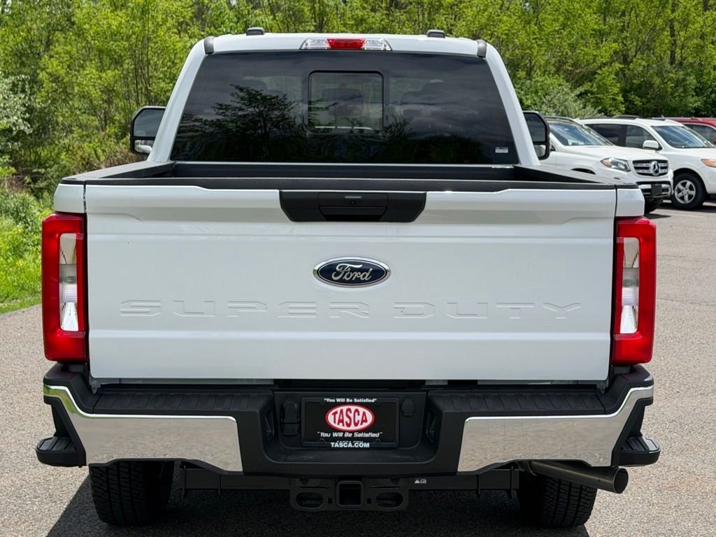 New 2026 Oxford White Ford F-250® XL image 23