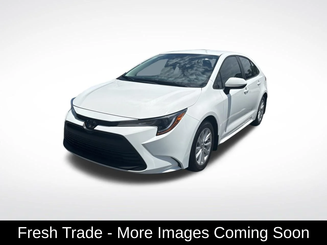 Used 2025 Ice Toyota LE image 1