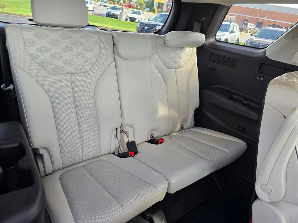 Used 2020 White Hyundai Limited image 15