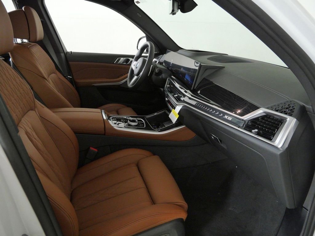 New 2026 Mineral White Metallic BMW xDrive40i image 20