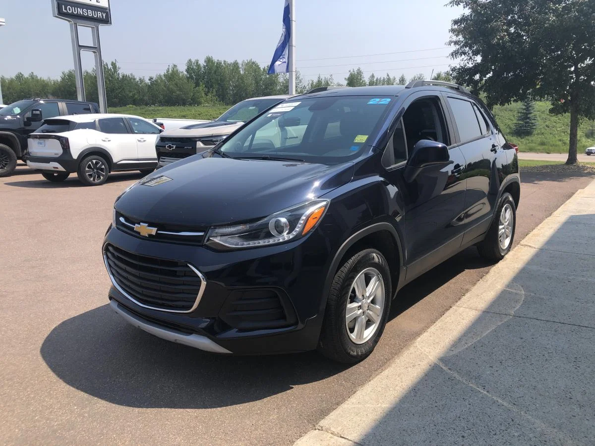 Used 2022 Blue Chevrolet Awd 4dr Lt image 4