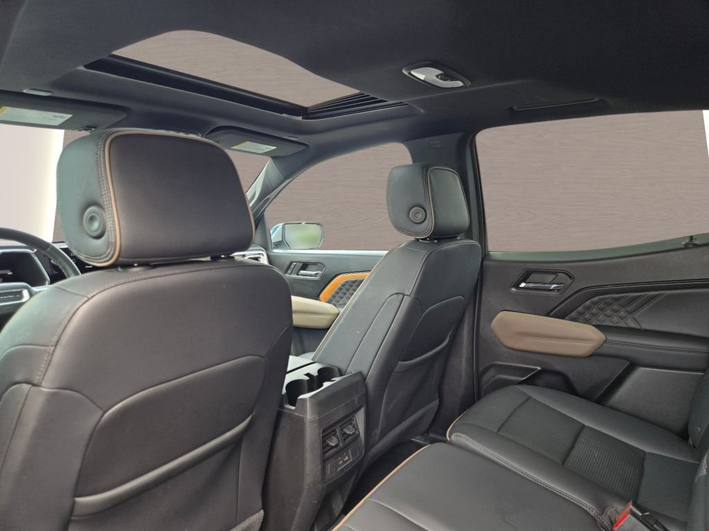 Used 2024 White GMC Denali image 14