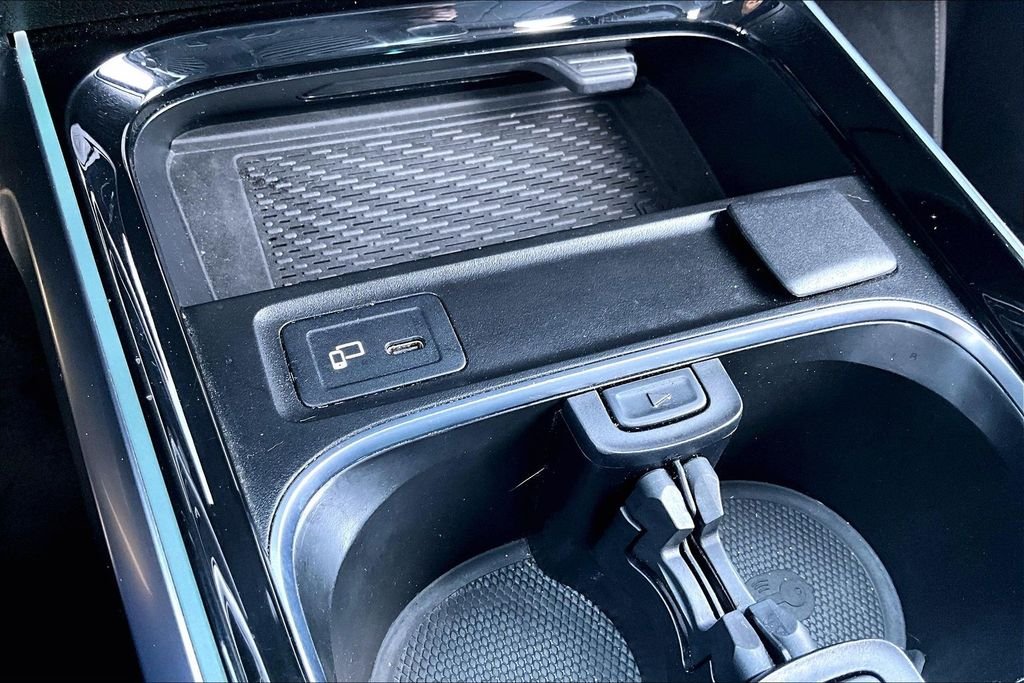 Used 2021 Black Mercedes-Benz GLB 250 image 26