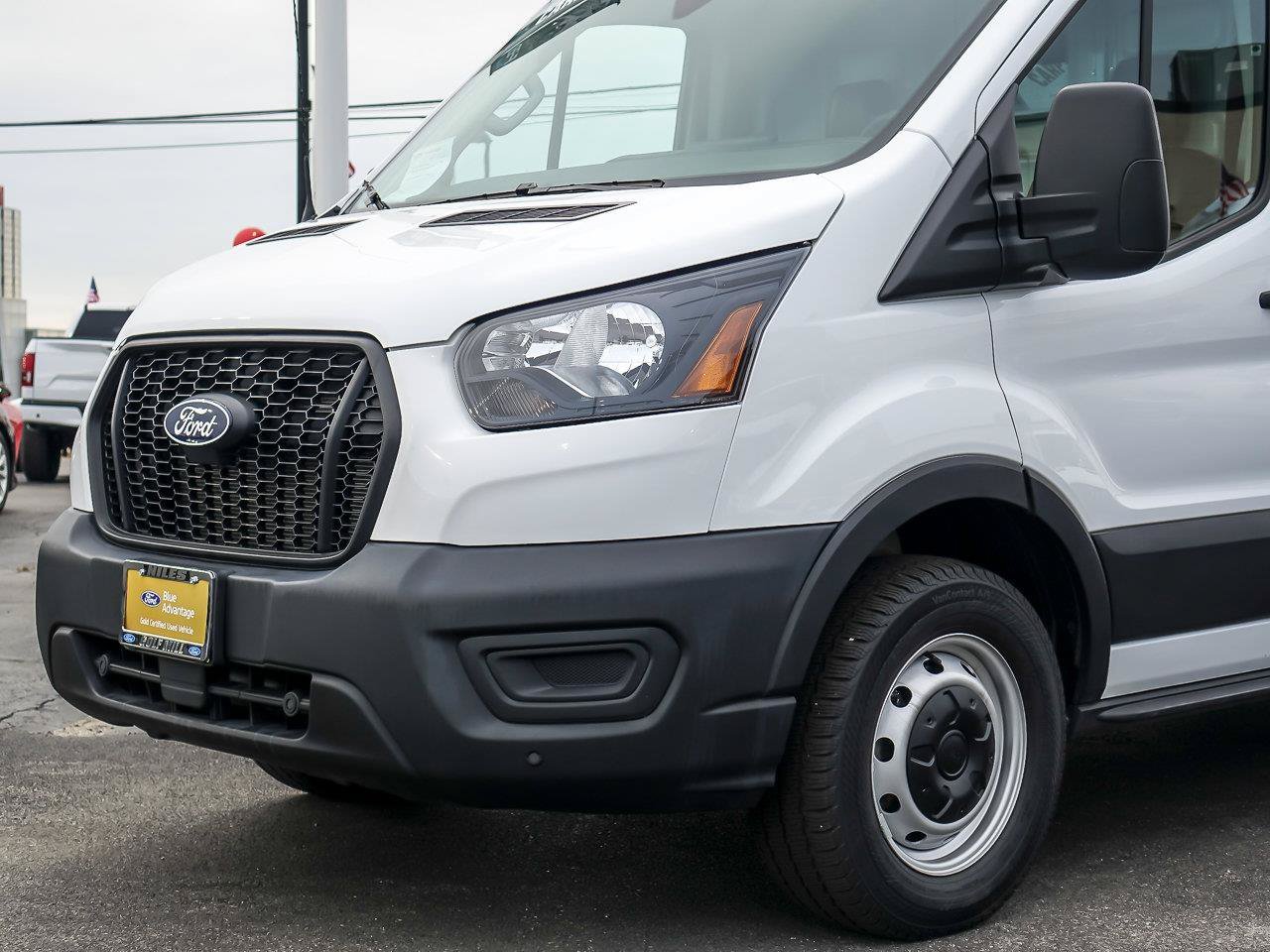 Used 2026 Oxford White Ford Base image 3