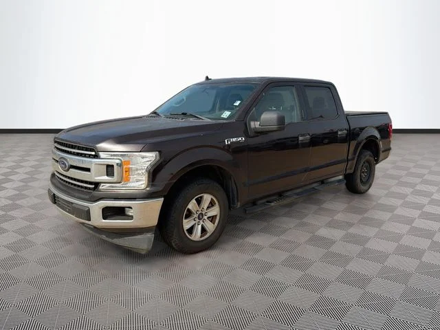 Used 2019 Red Ford XLT image 3