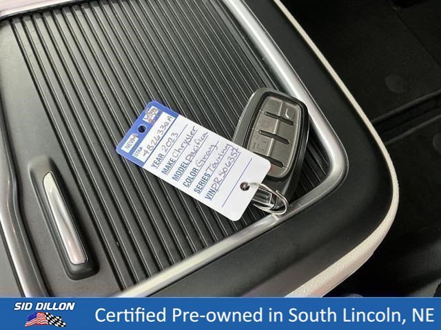 Used 2023 Silver Mist Clearcoat Chrysler Touring L image 8