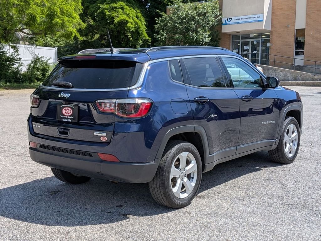 Used 2021 Blue Jeep Latitude image 3