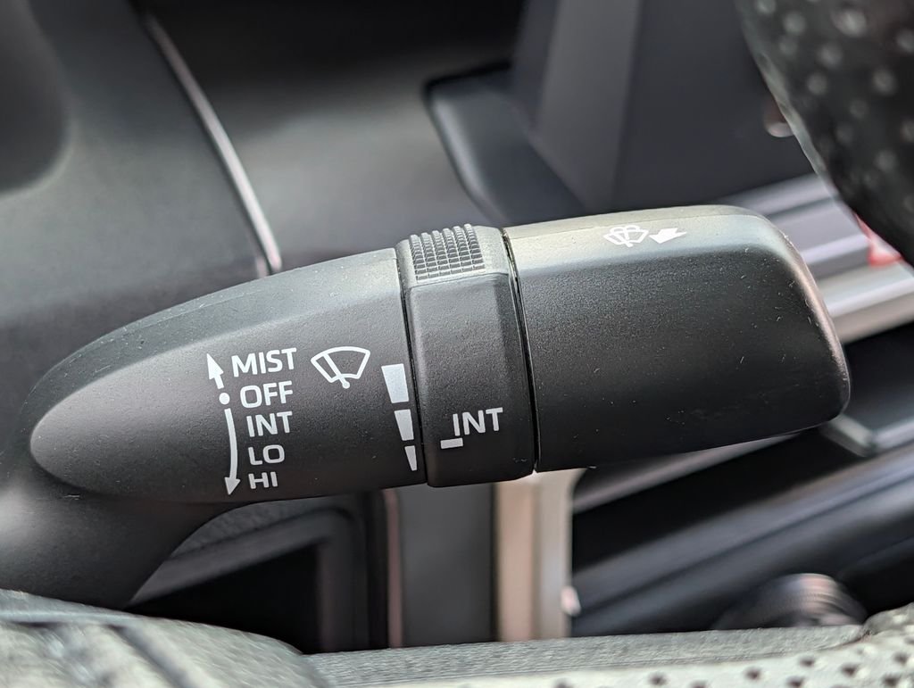 2025 Toyota Tacoma SR5 - Photo 28