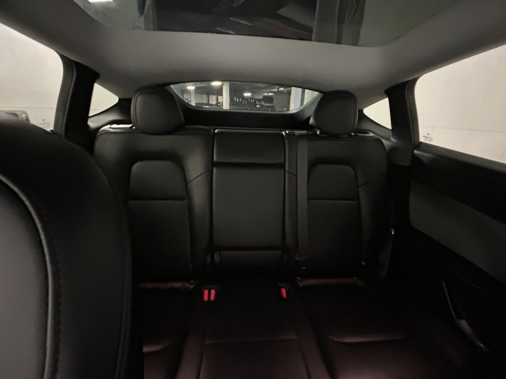 Used 2025  Tesla Long Range image 19