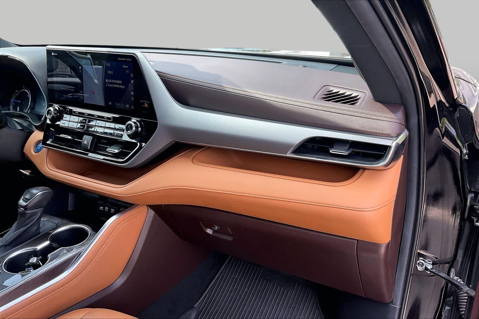 Used 2021 Opulent Amber Toyota Hybrid Platinum image 19