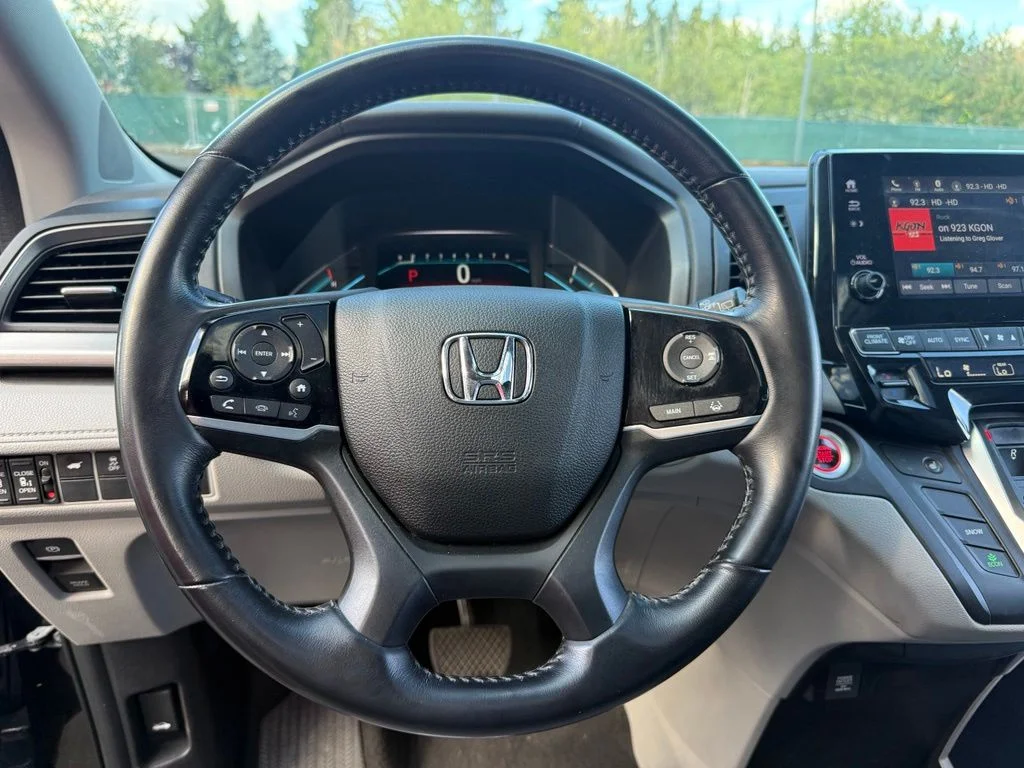 Used 2018 Crystal Black Pearl Honda EX-L image 10