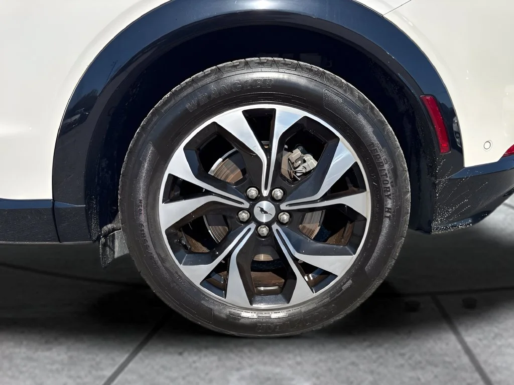 Used 2023 White Ford Premium image 33