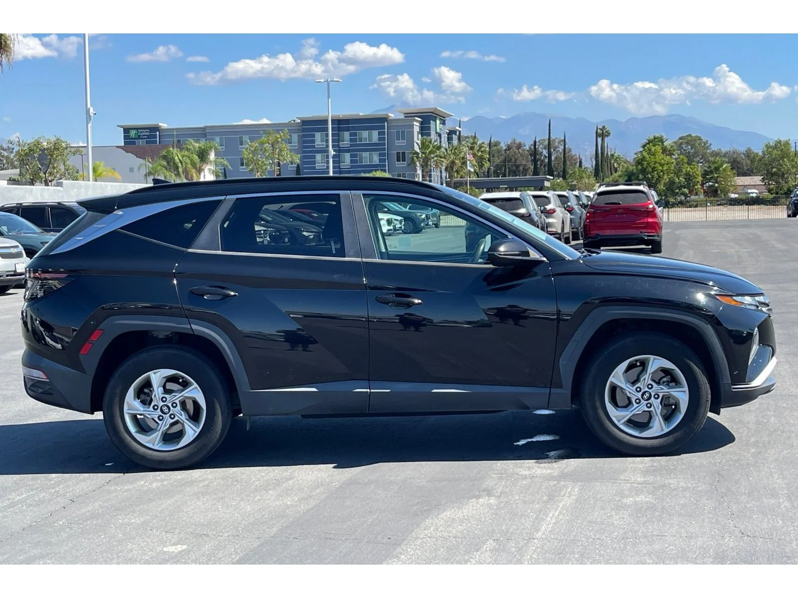 Used 2022 Phantom Black Hyundai SEL image 8