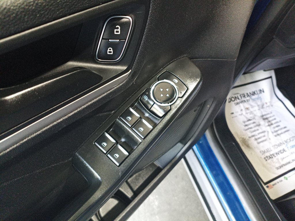 Used 2022 Blue Ford SE image 11