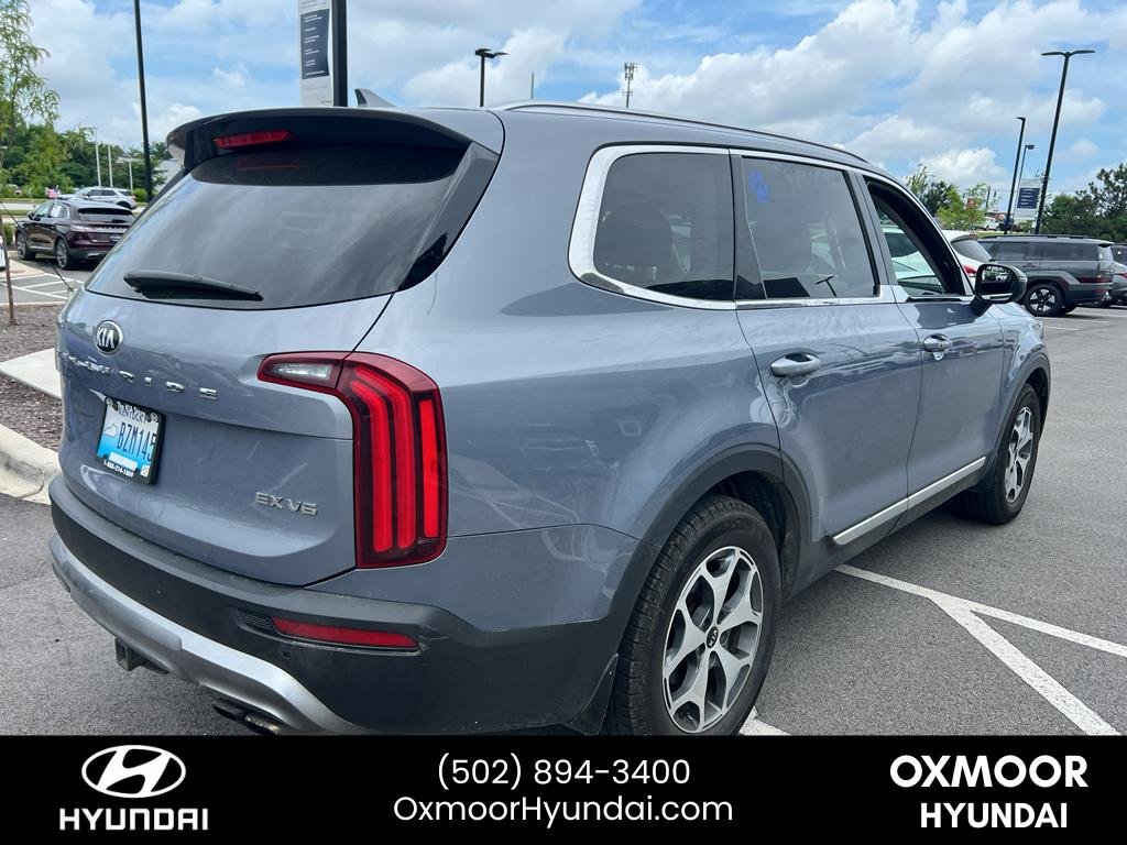 Used 2021 Everlasting Silver Kia EX image 16