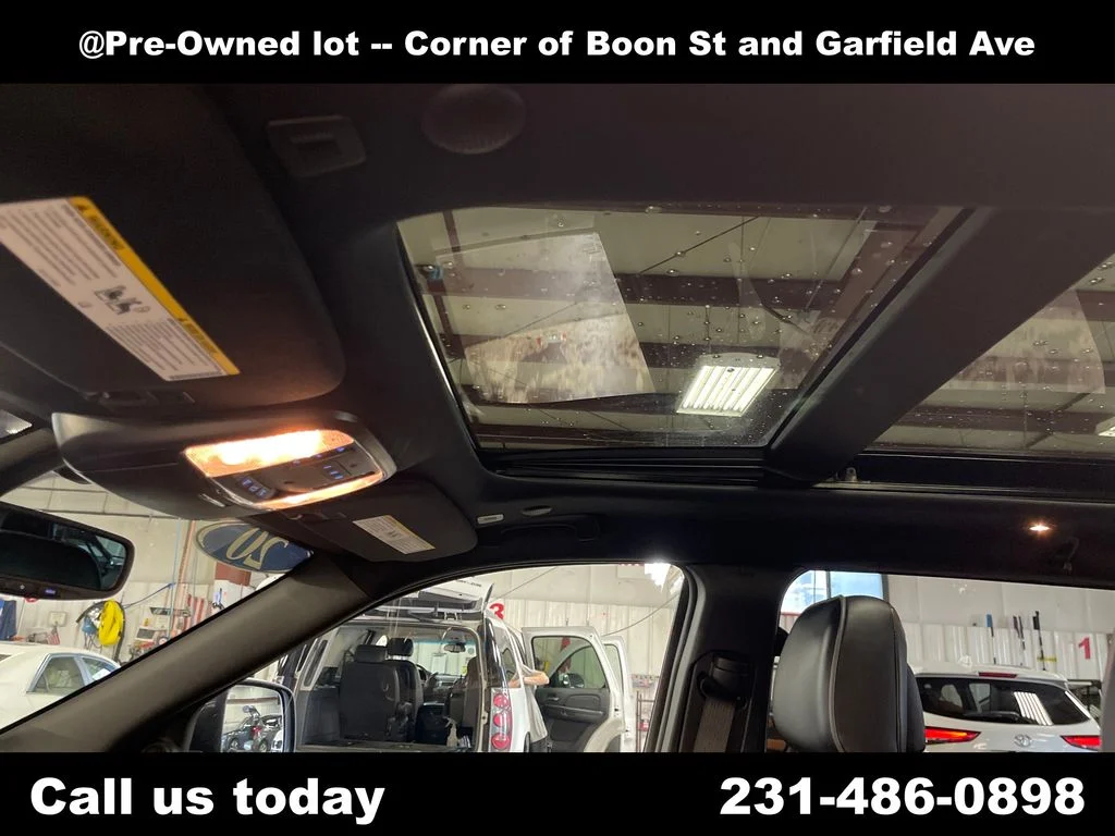 Used 2020 Blue Jeep Overland image 13