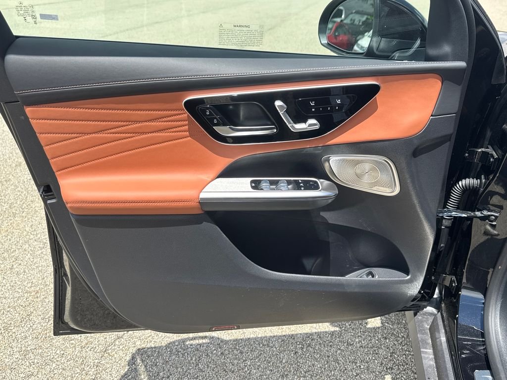 New 2026 Obsidian Black Metallic Mercedes-Benz GLC 300 image 19