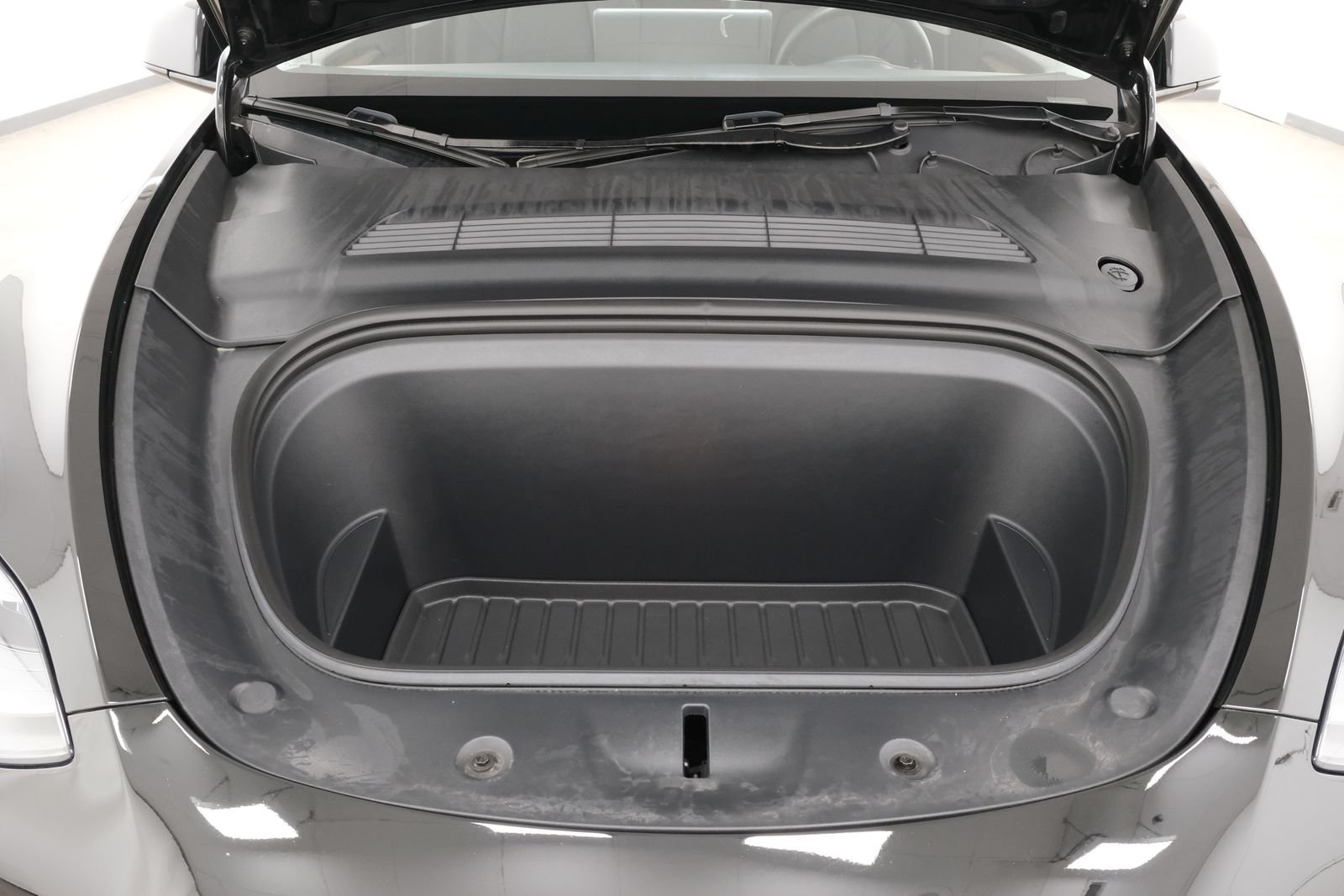 Used 2024 Solid Black Tesla Long Range image 40