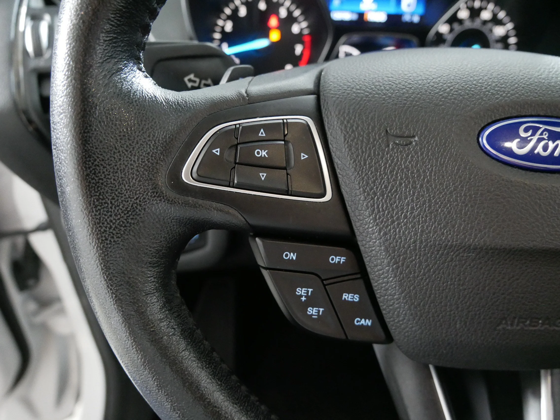 Used 2017 White Platinum Metallic Tri-Coat Ford Titanium image 27